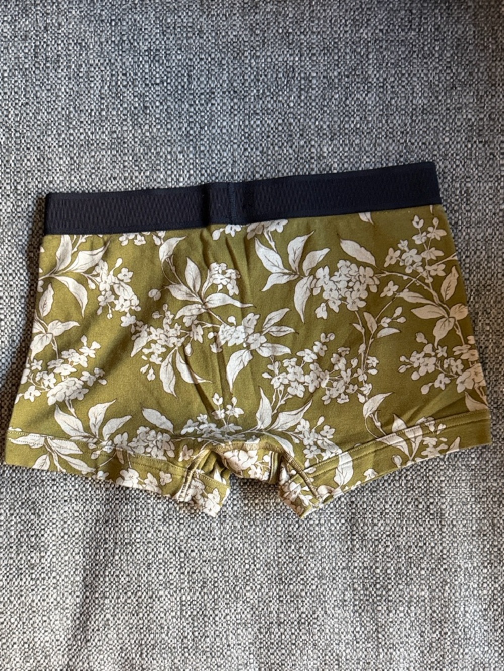 Tom Ford Olive Green Floral Bike Shorts - Picture 4 of 4